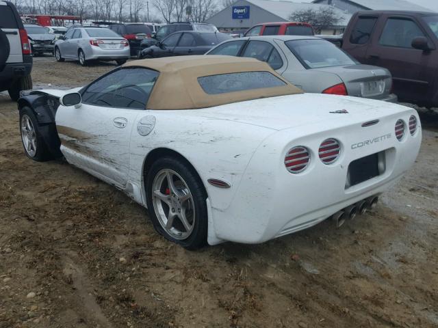 1G1YY32G045119062 - 2004 CHEVROLET CORVETTE WHITE photo 3