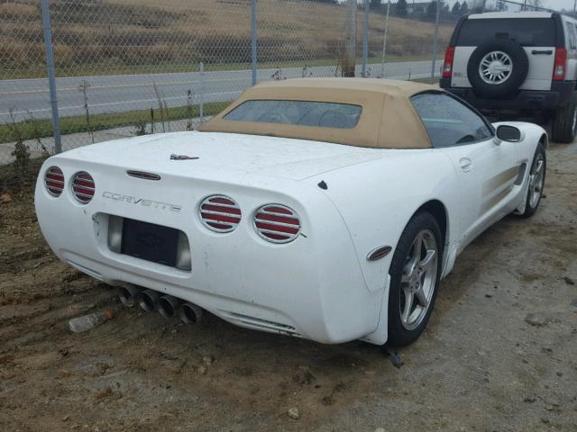 1G1YY32G045119062 - 2004 CHEVROLET CORVETTE WHITE photo 4