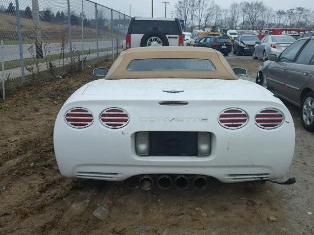 1G1YY32G045119062 - 2004 CHEVROLET CORVETTE WHITE photo 6