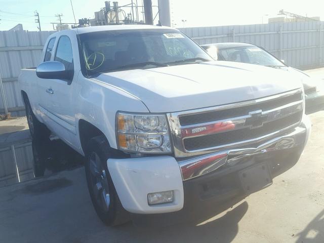 1GCRCSE0XBZ239721 - 2011 CHEVROLET SILVERADO WHITE photo 1