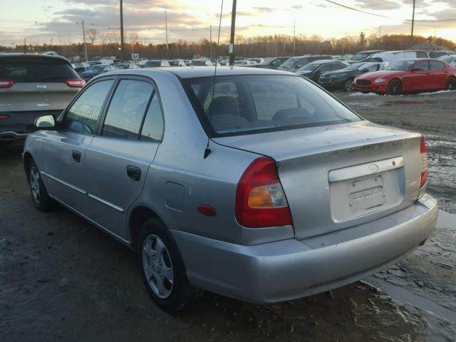 KMHCG45CX2U310960 - 2002 HYUNDAI ACCENT GL GRAY photo 3