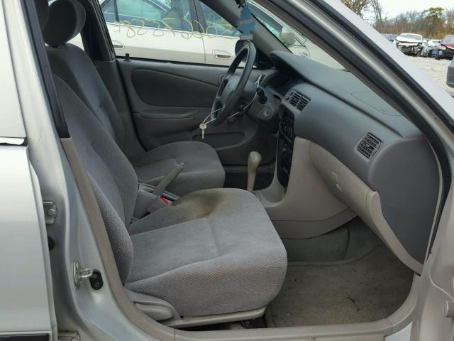 1Y1SK52802Z413419 - 2002 CHEVROLET GEO PRIZM 银色 照片 5