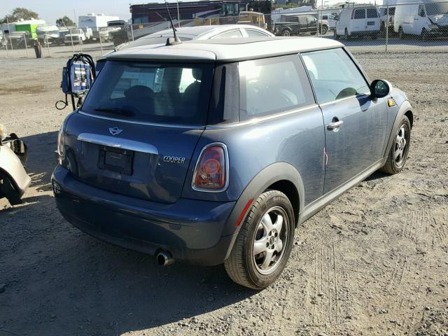 WMWMF33559TW79104 - 2009 MINI COOPER BLUE photo 4