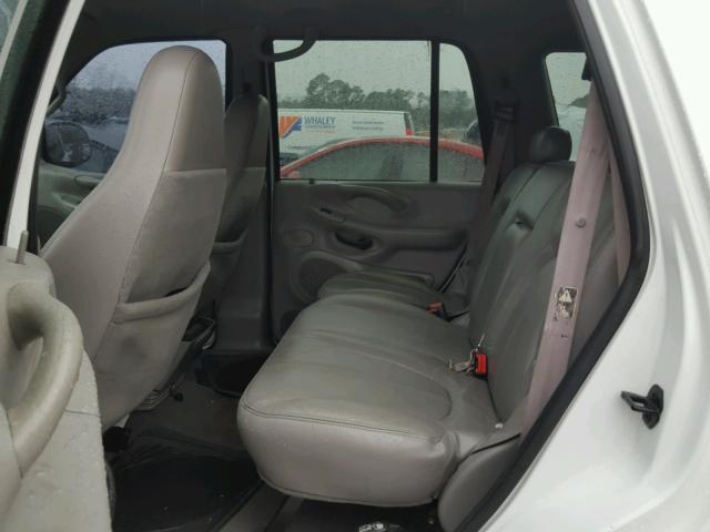 1FMRU15L12LA66137 - 2002 FORD EXPEDITION WHITE photo 6