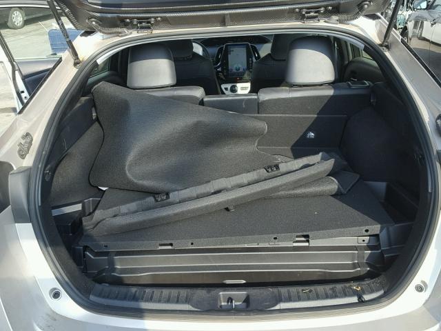 JTDKARFP9H3004718 - 2017 TOYOTA PRIUS PRIM ვერცხლისფერი ფოტო 9