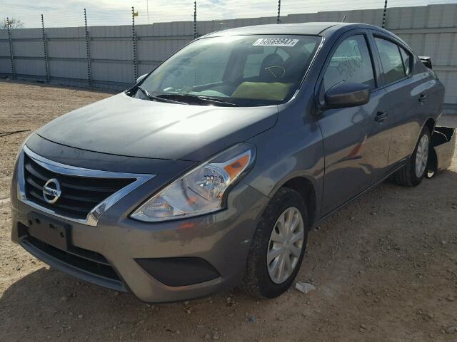 3N1CN7AP7GL830204 - 2016 NISSAN VERSA S GRAY photo 2