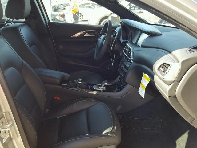 SJKCH5CR3JA040613 - 2018 INFINITI QX30 BASE GRAY photo 5