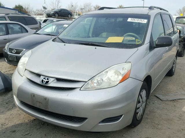 5TDZK23C57S091230 - 2007 TOYOTA SIENNA CE SILVER photo 2