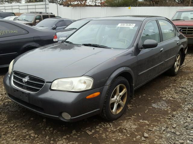 JN1CA31A4YT021496 - 2000 NISSAN MAXIMA GLE GRAY photo 2