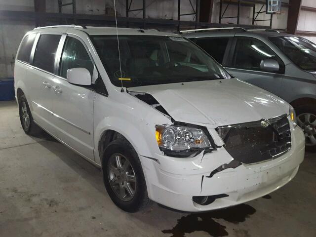 2A8HR54179R635849 - 2009 CHRYSLER TOWN & COU WHITE photo 1