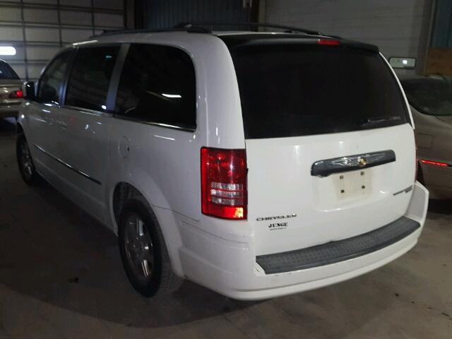 2A8HR54179R635849 - 2009 CHRYSLER TOWN & COU WHITE photo 3