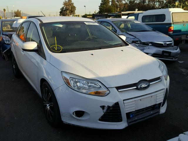 1FAHP3F29CL146429 - 2012 FORD FOCUS SE WHITE photo 1