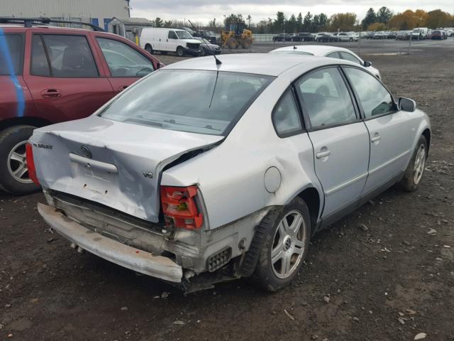 WVWBH63B01P011784 - 2001 VOLKSWAGEN PASSAT GLX SILVER photo 4