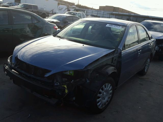 4T1BE32K14U893218 - 2004 TOYOTA CAMRY LE ლურჯი ფოტო 2