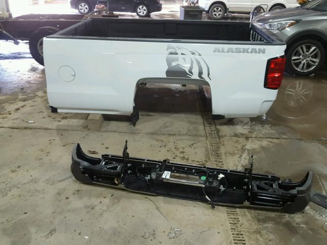 1GBHC24UX3E351478 - 2003 CHEVROLET SILVERADO WHITE photo 9