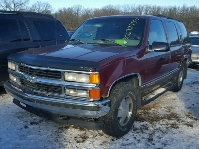 1GNEK13R7XJ392695 - 1999 CHEVROLET TAHOE K150 MAROON photo 2