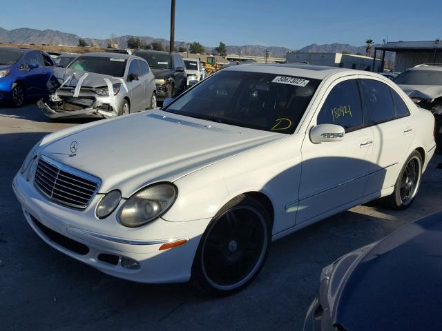 WDBUF65J84A405235 - 2004 MERCEDES-BENZ E 320 WHITE photo 2