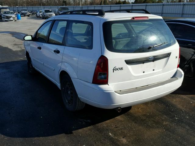 1FAHP363X4W106031 - 2004 FORD FOCUS SE WHITE photo 3