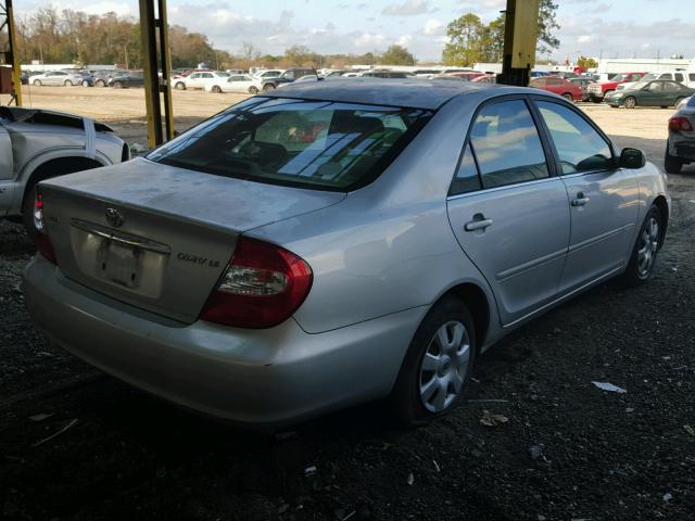 4T1BE32K33U675117 - 2003 TOYOTA CAMRY LE 银色 照片 4