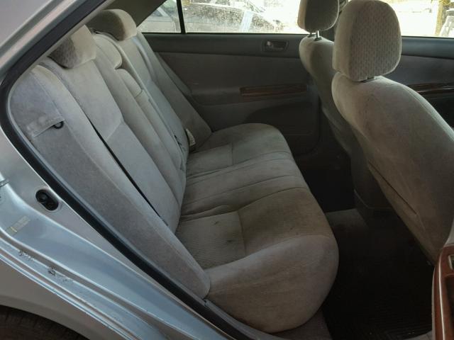 4T1BE32K33U675117 - 2003 TOYOTA CAMRY LE 银色 照片 6