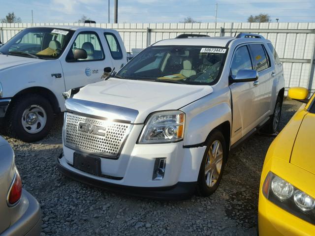 2CTFLXEC8B6449079 - 2011 GMC TERRAIN SL WHITE photo 2