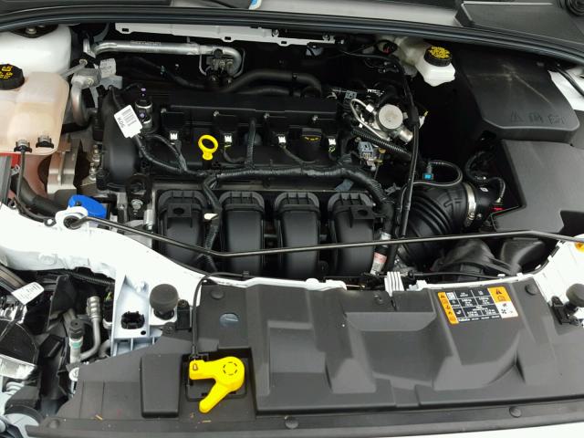 1FADP3F29HL276135 - 2017 FORD FOCUS SE WHITE photo 7