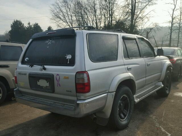 JT3GN86R0Y0177409 - 2000 TOYOTA 4RUNNER SR SILVER photo 4