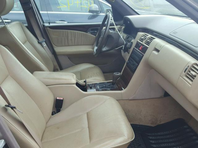 WDBJF55F2VA365549 - 1997 MERCEDES-BENZ E 320 TAN photo 5