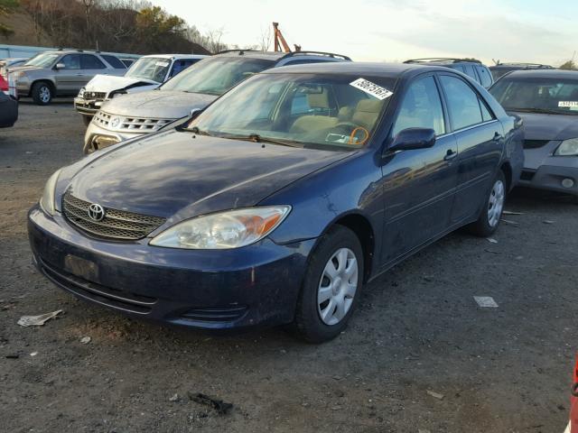 4T1BE32K33U203547 - 2003 TOYOTA CAMRY LE BLUE photo 2