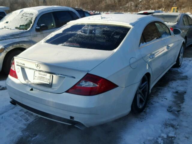 WDDDJ72X88A126667 - 2008 MERCEDES-BENZ CLS 550 WHITE photo 4