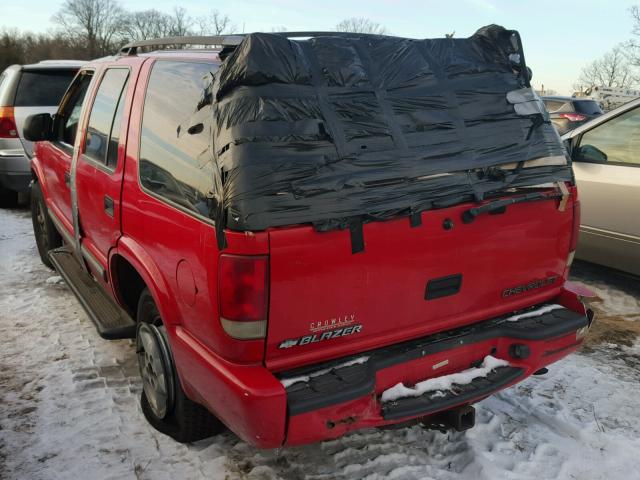 1GNDT13W212211731 - 2001 CHEVROLET BLAZER RED photo 3