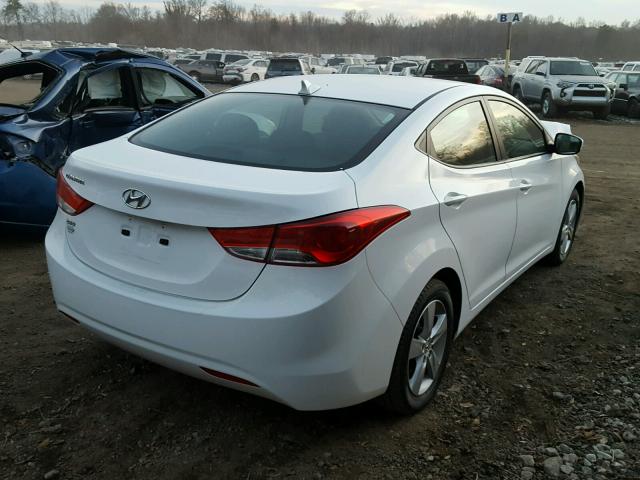 5NPDH4AE0DH164577 - 2013 HYUNDAI ELANTRA GL WHITE photo 4