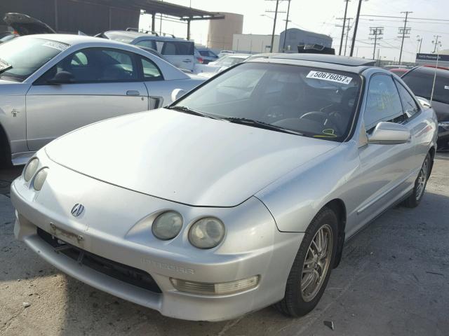 JH4DC4366YS001748 - 2000 ACURA INTEGRA GS SILVER photo 2