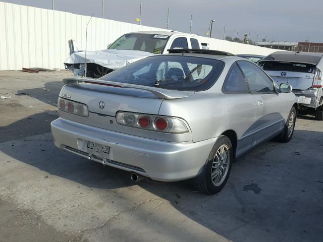 JH4DC4366YS001748 - 2000 ACURA INTEGRA GS SILVER photo 4