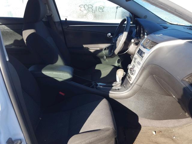 1G1ZC5E04CF363870 - 2012 CHEVROLET MALIBU 1LT WHITE photo 5