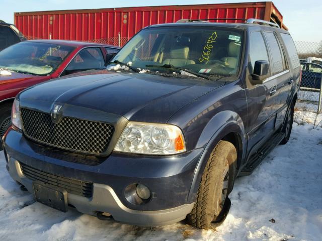 5LMFU28R04LJ31603 - 2004 LINCOLN NAVIGATOR BLUE photo 2