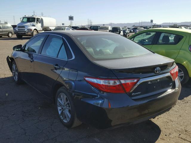 4T1BF1FK0GU182657 - 2016 TOYOTA CAMRY LE CHARCOAL photo 3