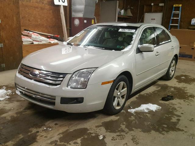 3FAHP07Z78R118793 - 2008 FORD FUSION SE WHITE photo 2