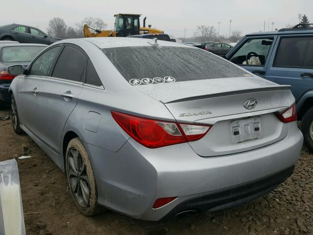 5NPEC4AC3EH827532 - 2014 HYUNDAI SONATA SE SILVER photo 3