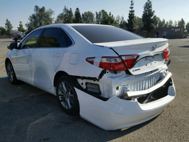 4T1BF1FK8HU346884 - 2017 TOYOTA CAMRY LE WHITE photo 3