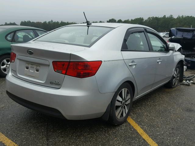 KNAFU4A24D5687687 - 2013 KIA FORTE EX SILVER photo 4