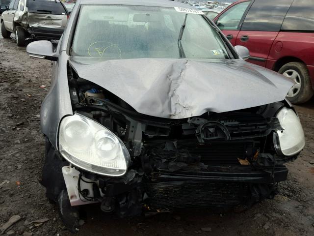 WVWAR71KX7W187869 - 2007 VOLKSWAGEN RABBIT GRAY photo 9