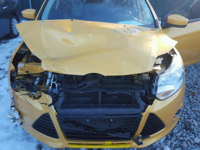 1FAHP3K23CL281511 - 2012 FORD FOCUS SE YELLOW photo 7