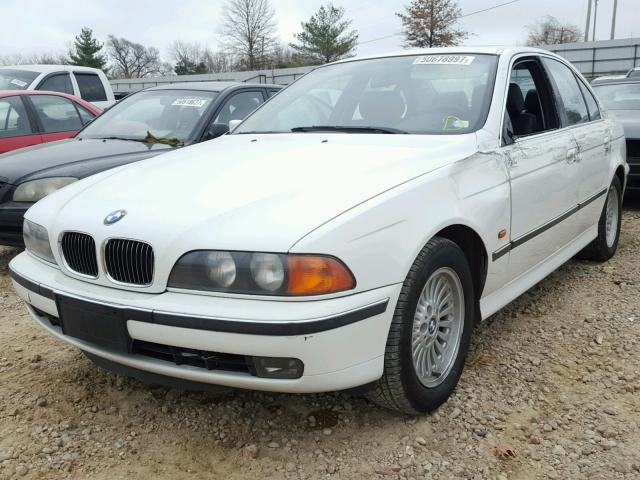 WBADE6324WBW58160 - 1998 BMW 540 I AUTO WHITE photo 2