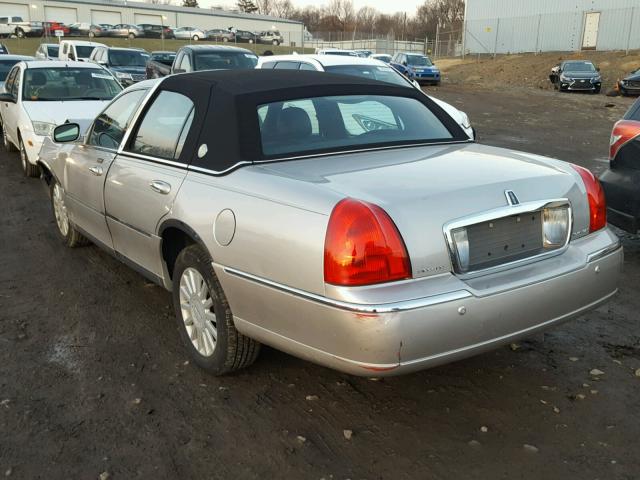 1LNHM81W45Y603837 - 2005 LINCOLN TOWN CAR S SILVER photo 3