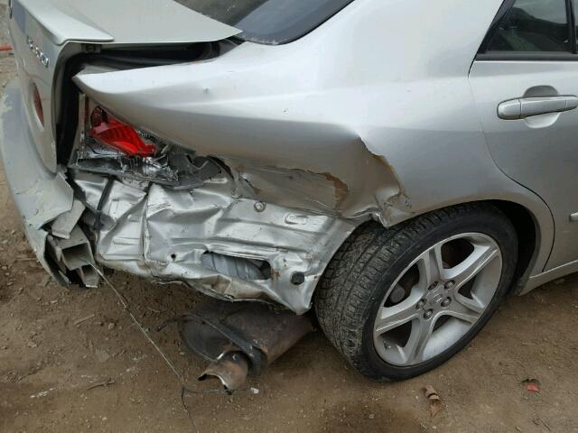 JTHBD192240094135 - 2004 LEXUS IS 300 SILVER photo 9