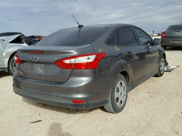 1FAHP3E22CL355173 - 2012 FORD FOCUS S GRAY photo 4