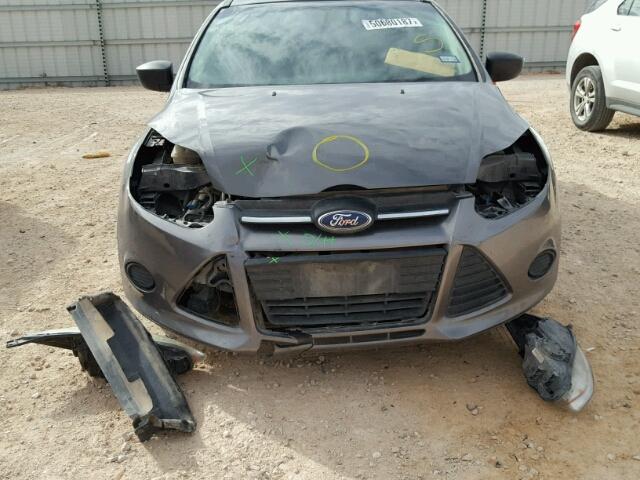 1FAHP3E22CL355173 - 2012 FORD FOCUS S GRAY photo 9