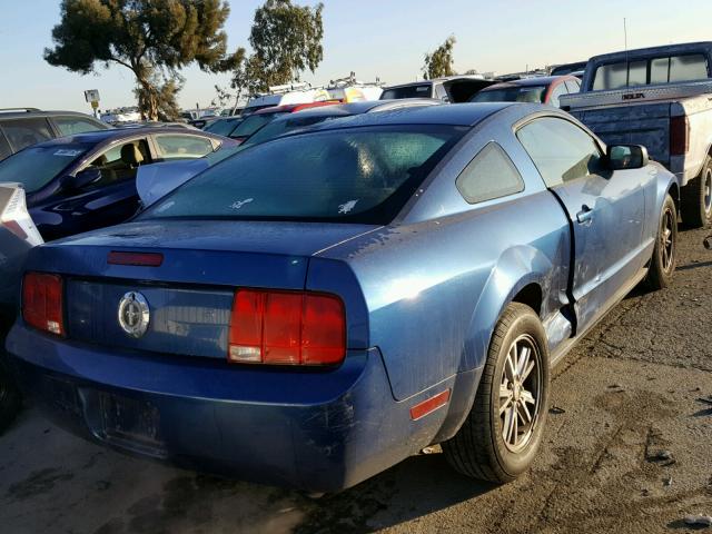 1ZVFT80N075273378 - 2007 FORD MUSTANG BLUE photo 4