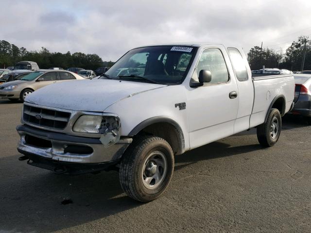 1FTZX1868WNC31984 - 1998 FORD F150 WHITE photo 2